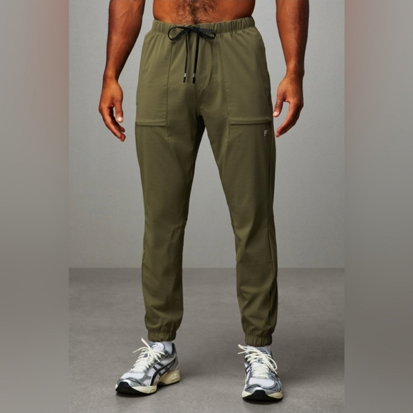 NWT Fabletics The One Jogger Pants Dark Moss Size Small - Picture 1 of 14